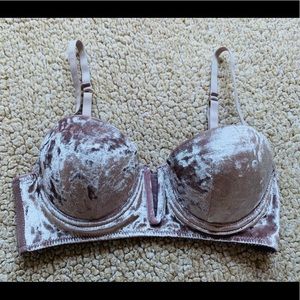 34A bra